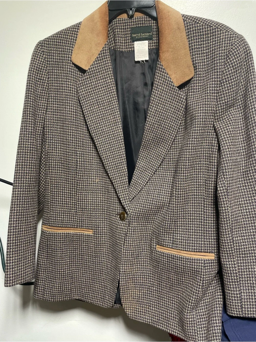 Harve Benard Brown Houndstooth Blazer with Tan Suede Collar